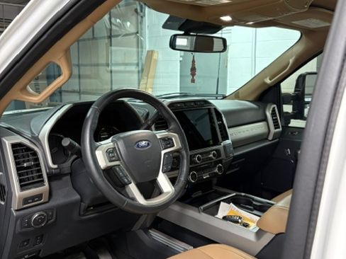 Used 2022 Ford F250 Lariat w/ Lariat Ultimate Package AWD/4WD image 9