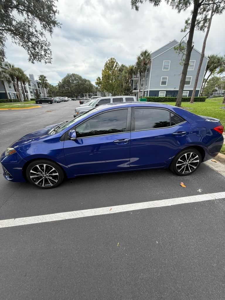 Used 2018 Toyota Corolla SE FWD image 6
