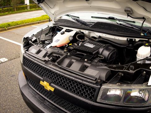 Used 2019 Chevrolet Express 2500 w/ Driver Convenience Package image 17