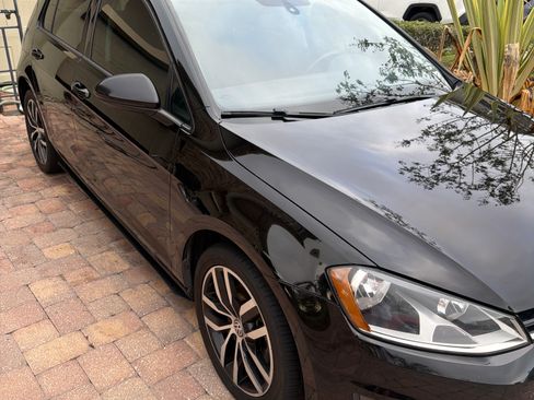 Used 2017 Volkswagen Golf SEL image 2