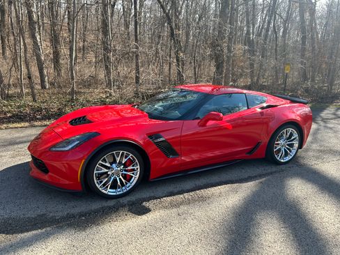 Used 2017 Chevrolet Corvette Z06 image 2
