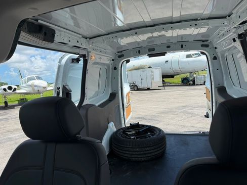 Used 2019 Ford Transit Connect XL FWD image 11