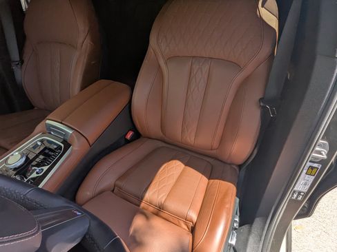 Used 2024 BMW X6 xDrive40i w/ Executive Package image 19