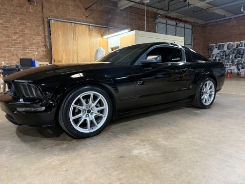 Used 2006 Ford Mustang GT Premium image 9