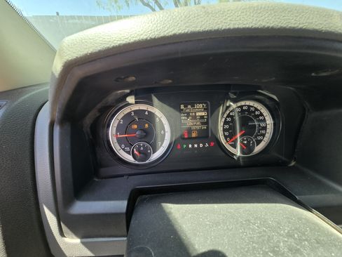 Used 2017 RAM 3500 Tradesman w/ Chrome Appearance Group image 9