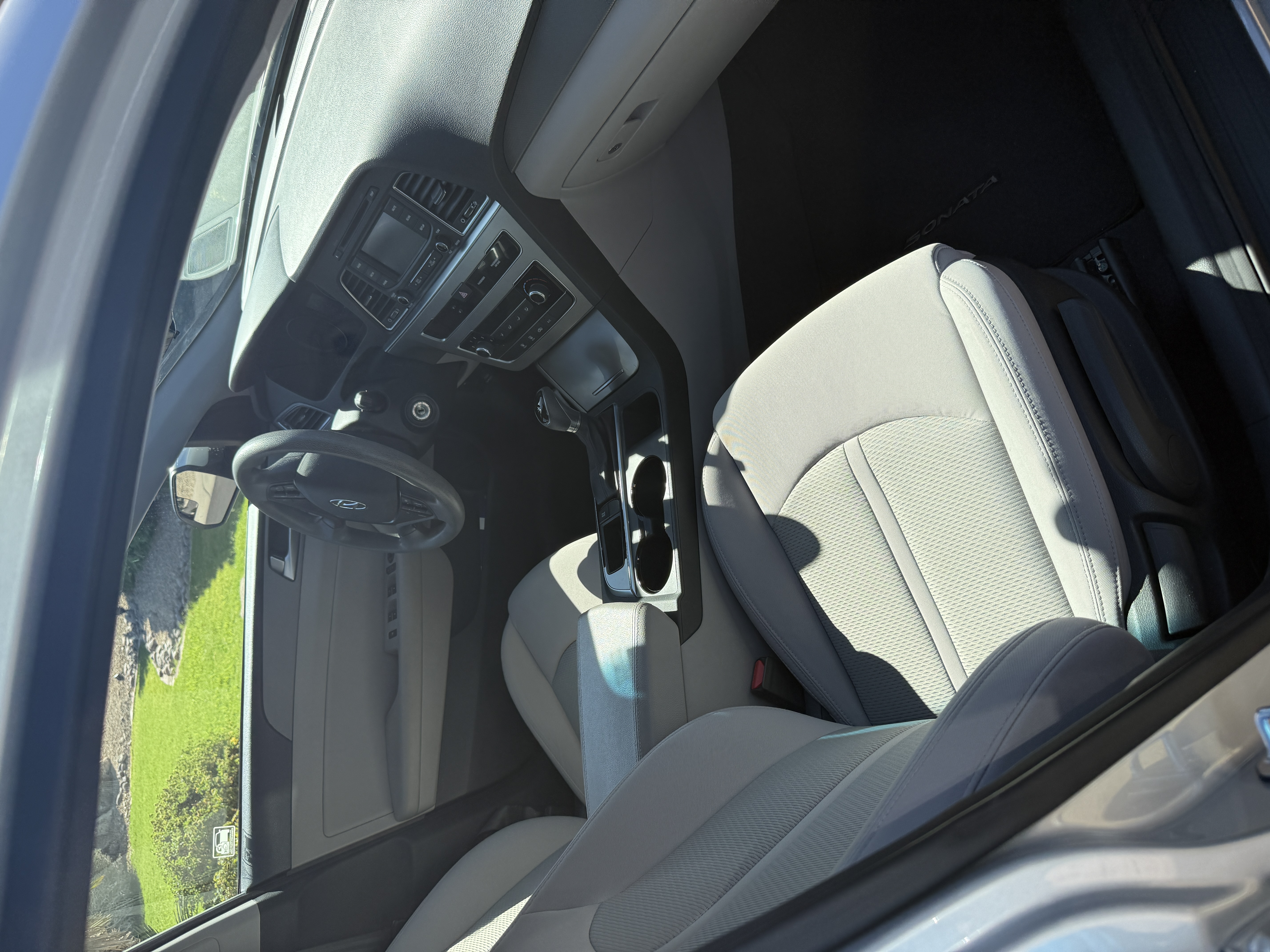 Used 2015 Hyundai Sonata SE w/ Option Group 09 FWD image 11