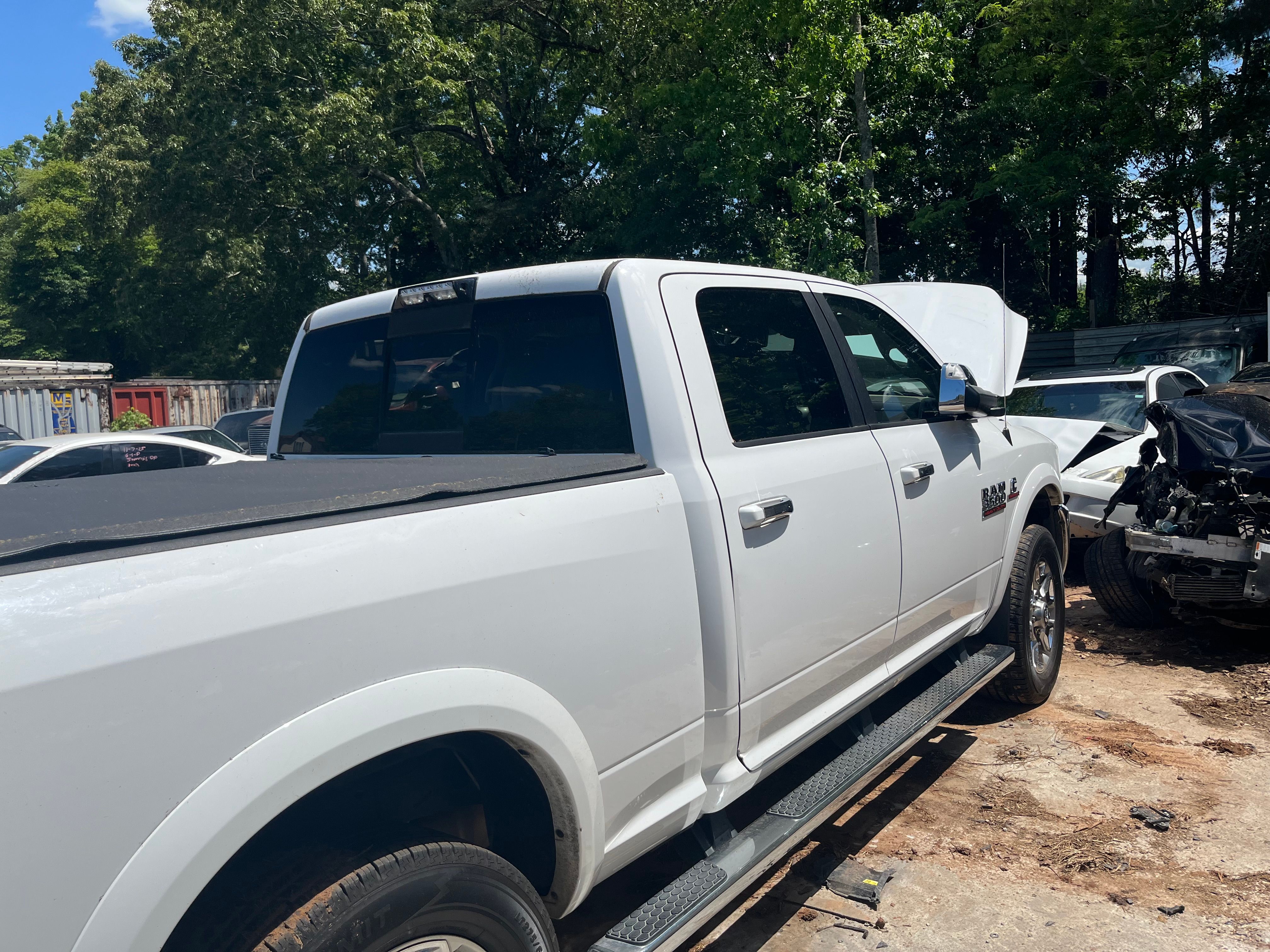 Used 2018 RAM 3500 Laramie AWD/4WD image 2