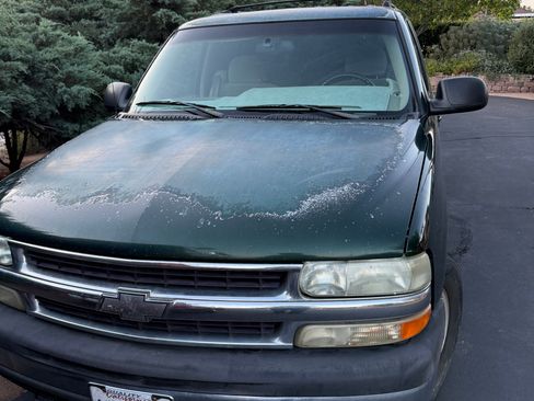Used 2002 Chevrolet Suburban LS w/ Traction Pkg RWD image 1
