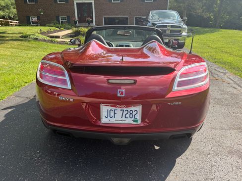 Used 2009 Saturn Sky Red Line RWD image 11