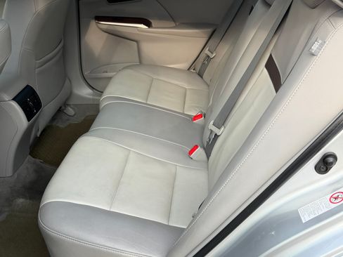 Used 2012 Toyota Camry XLE FWD image 12