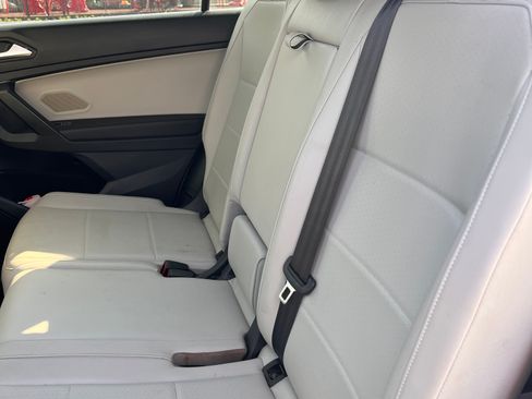 Used 2021 Volkswagen Tiguan SE R-Line w/ 3rd Row Seat Package AWD/4WD image 8