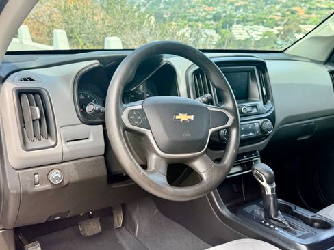 Used 2022 Chevrolet Colorado W/T w/ Custom Special Edition RWD image 9