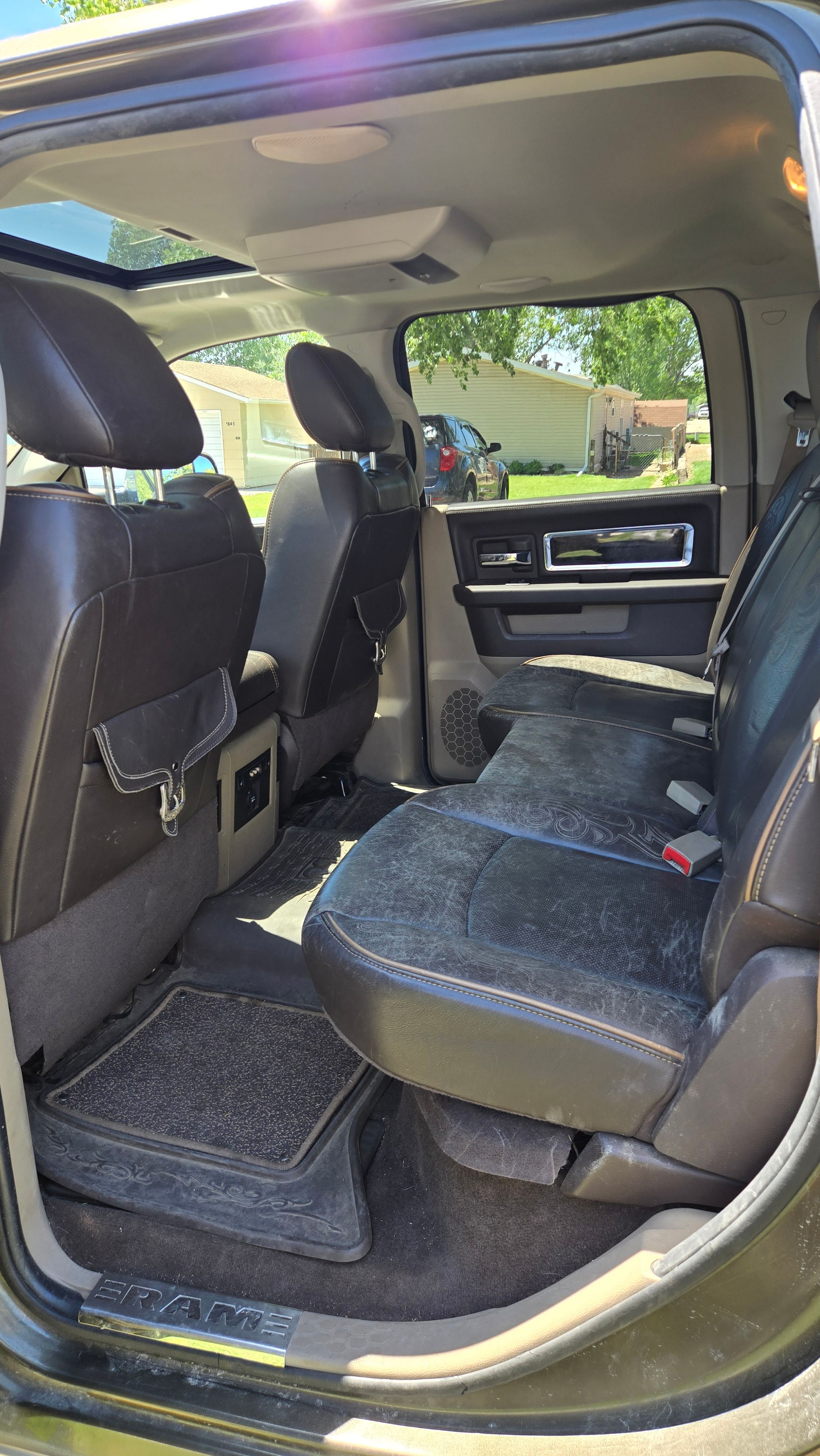 Used 2012 RAM 1500 Laramie Longhorn AWD/4WD image 6