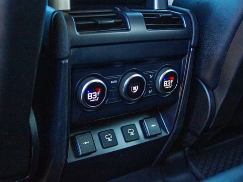 Used 2021 Land Rover Defender 110 SE image 13