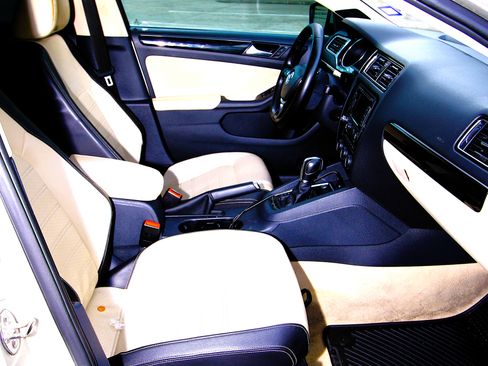 Used 2015 Volkswagen Jetta SEL image 23