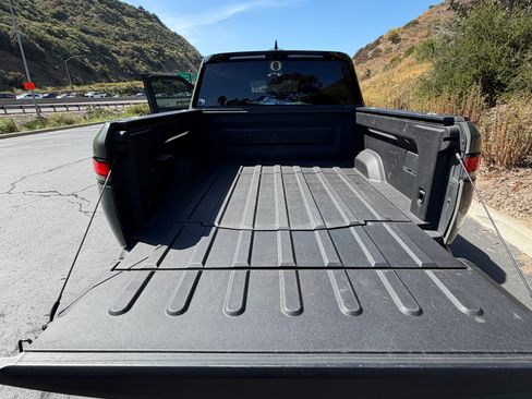 Used 2022 Rivian R1T Launch Edition image 23