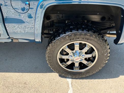 Used 2017 GMC Sierra 1500 SLT w/ Suspension Package, Off-Road AWD/4WD image 29