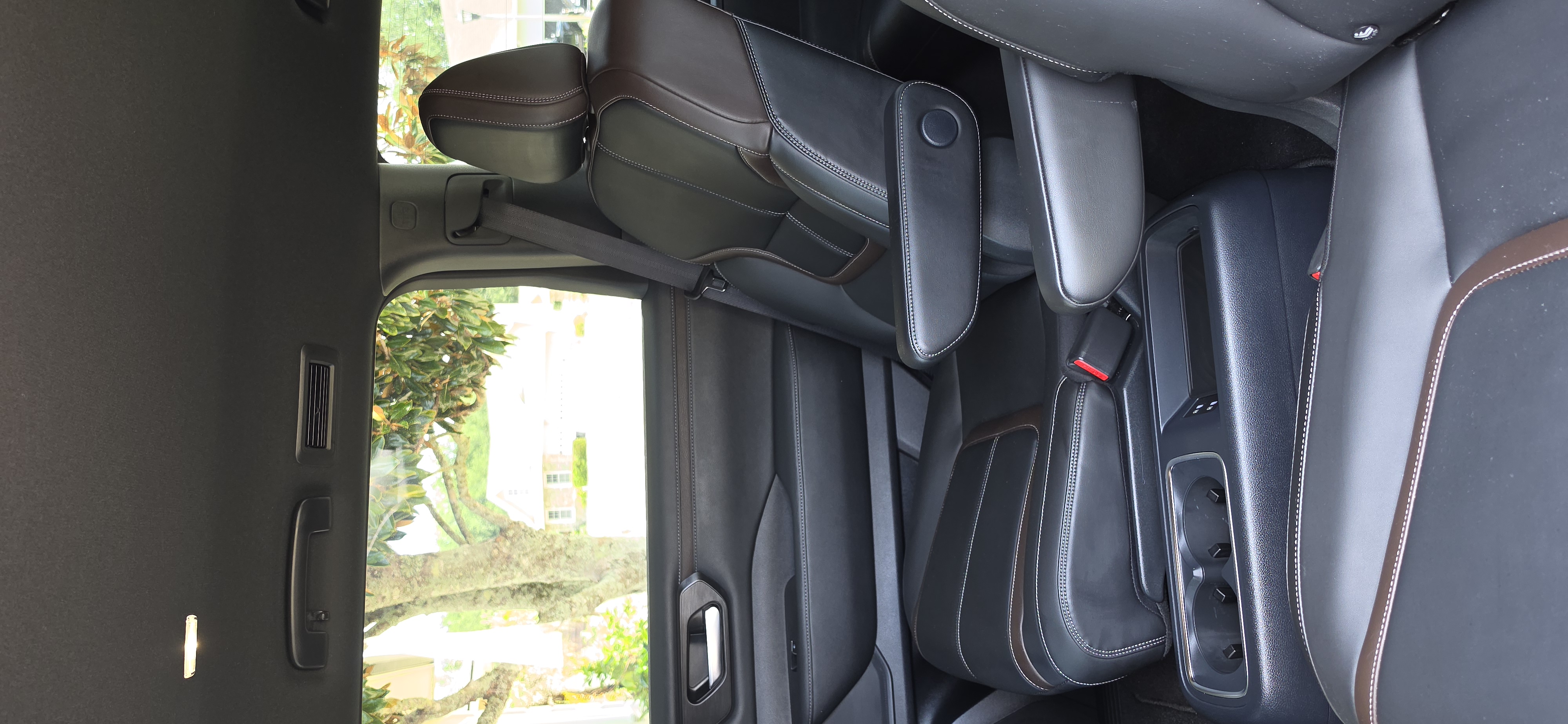 Used 2026 Nissan Armada SL w/ Captain's Chari Seat Package RWD image 12