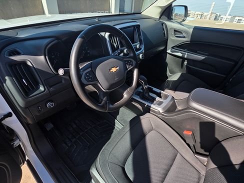 Used 2022 Chevrolet Colorado LT w/ LT Convenience Package image 15