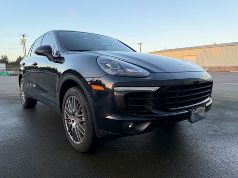 Used 2017 Porsche Cayenne S w/ Premium Plus Package image 2