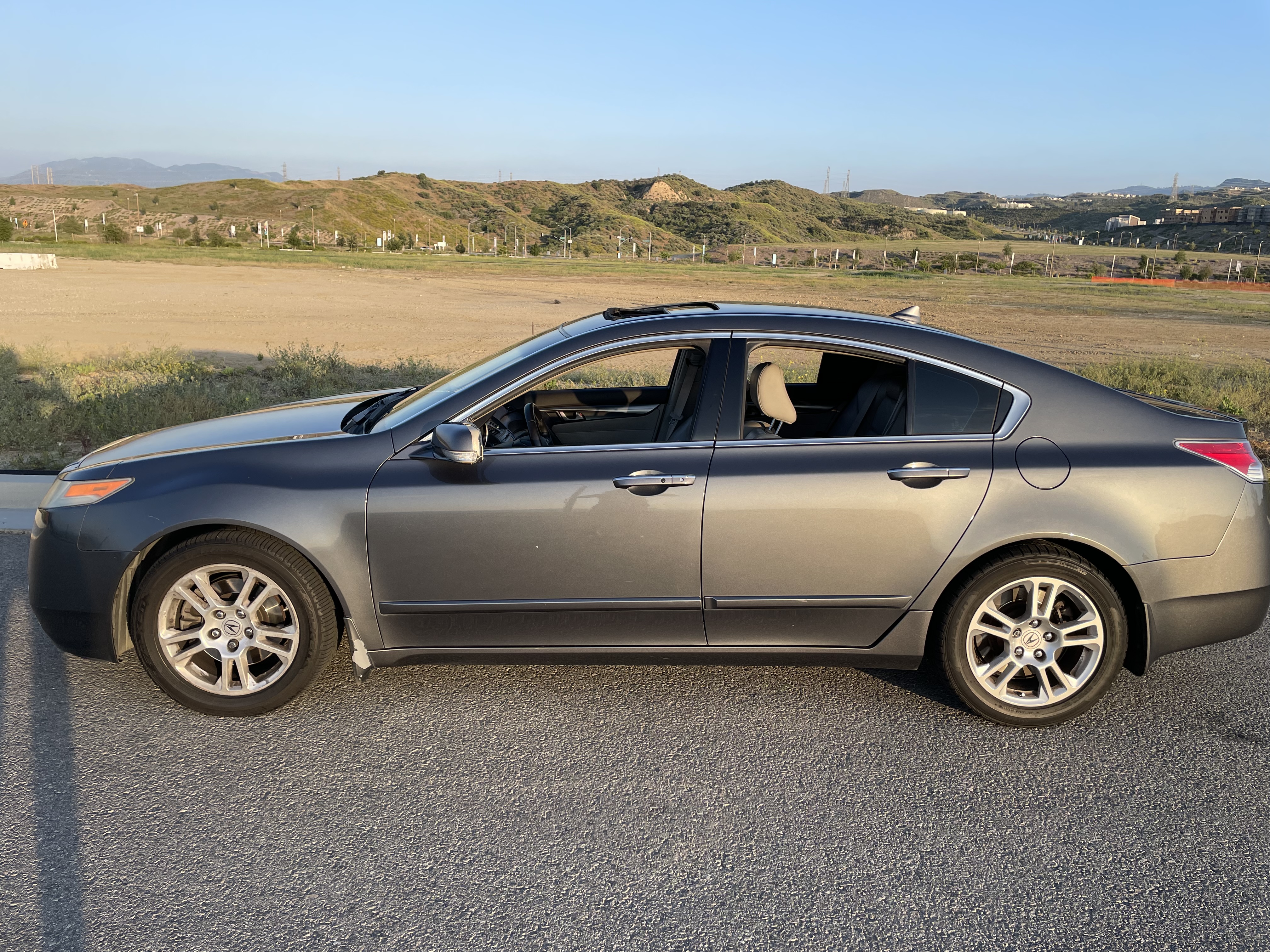 Used 2010 Acura TL w/ Technology Package FWD image 4
