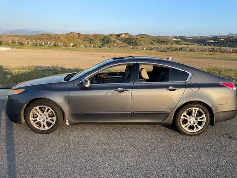 Used 2010 Acura TL w/ Technology Package image 4