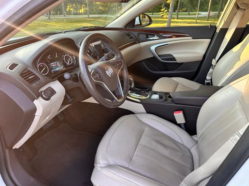 Used 2017 Buick Regal Sport Touring image 5