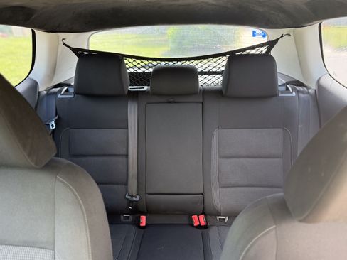 Used 2012 Volkswagen Golf 2-Door FWD image 16