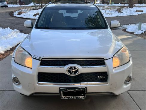 Used 2012 Toyota RAV4 Limited w/ Navigation Value Pkg image 4