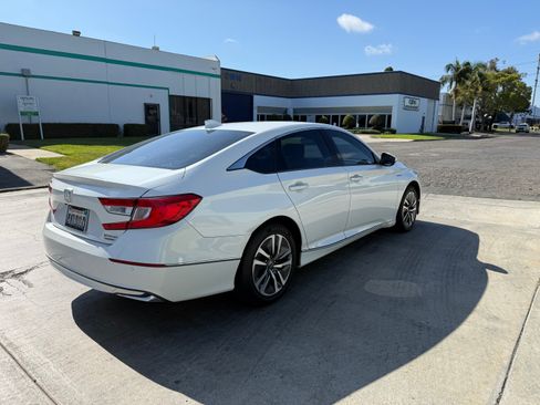 Used 2020 Honda Accord Touring image 10
