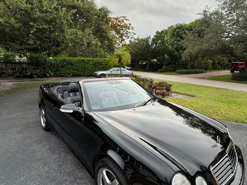 Used 2002 Mercedes-Benz CLK 430 Cabriolet image 2