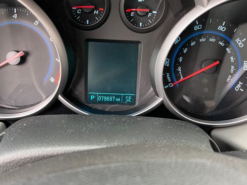 Used 2013 Chevrolet Cruze LT image 6