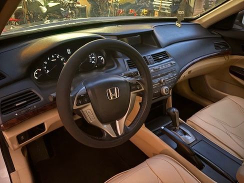 Used 2010 Honda Crosstour EX-L image 11