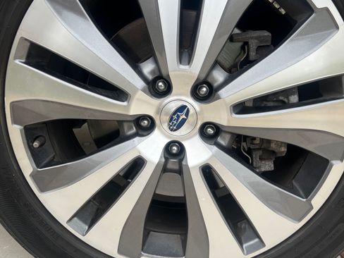 Used 2022 Subaru Ascent Limited image 28