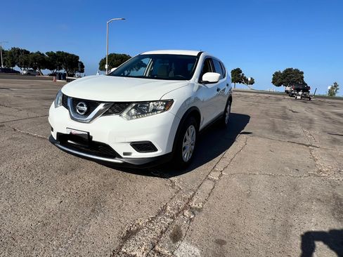 Used 2016 Nissan Rogue S image 1