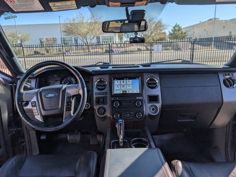 Used 2017 Ford Expedition EL Platinum image 17