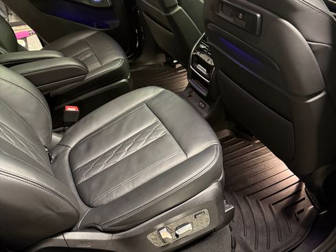 Used 2021 BMW X7 M50i image 10