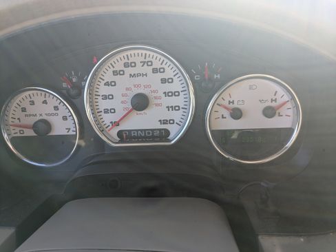 Used 2006 Ford F150 Lariat image 16