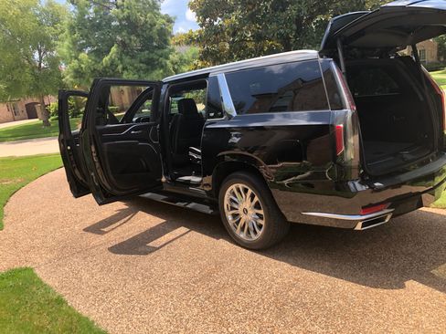 Used 2023 Cadillac Escalade ESV Premium Luxury w/ Performance Package AWD/4WD image 4