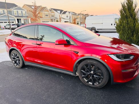 Used 2023 Tesla Model X image 8