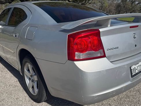 Used 2010 Dodge Charger SXT image 9