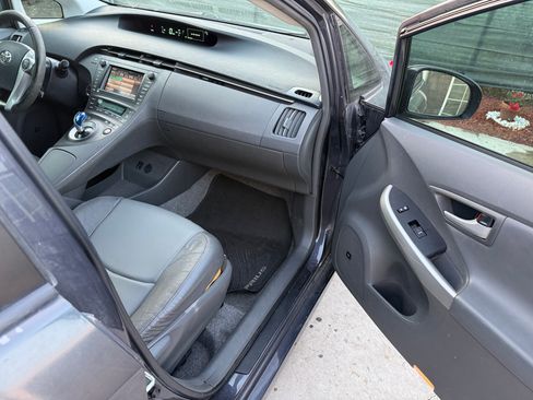 Used 2010 Toyota Prius Five FWD image 10