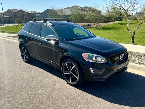 Used 2016 Volvo XC60 T6 R-Design Platinum w/ Climate Package image 9