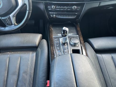 Used 2017 BMW X5 xDrive40e image 9