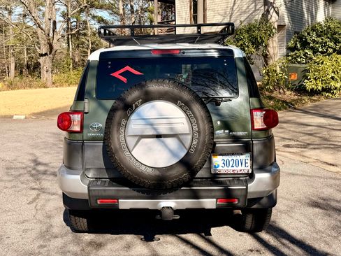 Used 2010 Toyota FJ Cruiser 4WD image 9