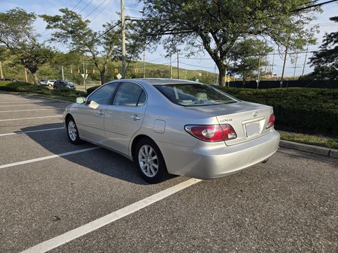 Used 2002 Lexus ES 330 image 2