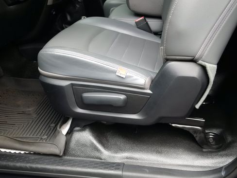 Used 2015 RAM 3500 Tradesman w/ Power & Remote Entry Group image 20