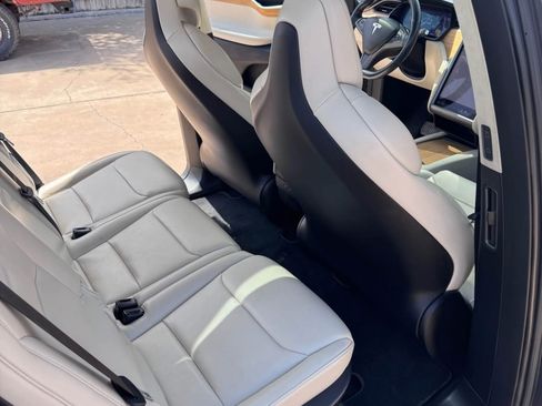 Used 2018 Tesla Model X 100D image 12