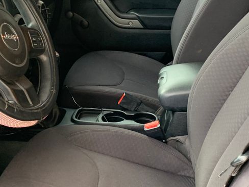 Used 2013 Jeep Wrangler Sport image 9