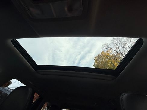 Used 2018 Toyota Highlander SE image 10